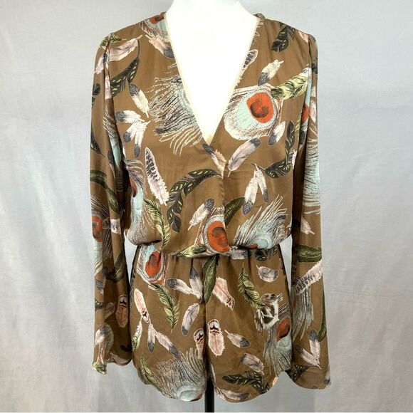 Buddy Love long sleeve mocha feather print faux wrap romper size small NWT - Picture 2 of 6